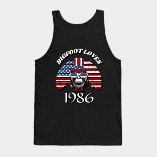 Bigfoot loves America and People born in 1986 Tank Top